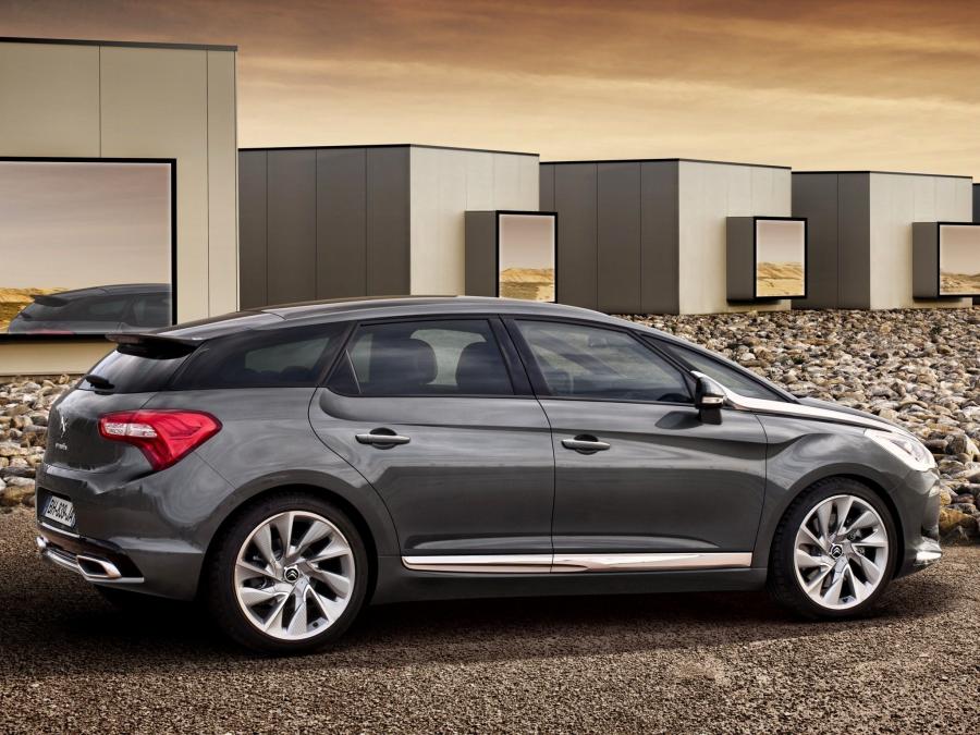  Citroen DS5 2011 года  (фото 6 из 33)